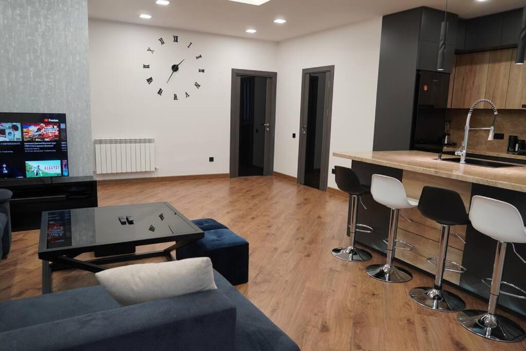 Lovely, Newly Remodeled Apartment In Yerevan! Esterno foto