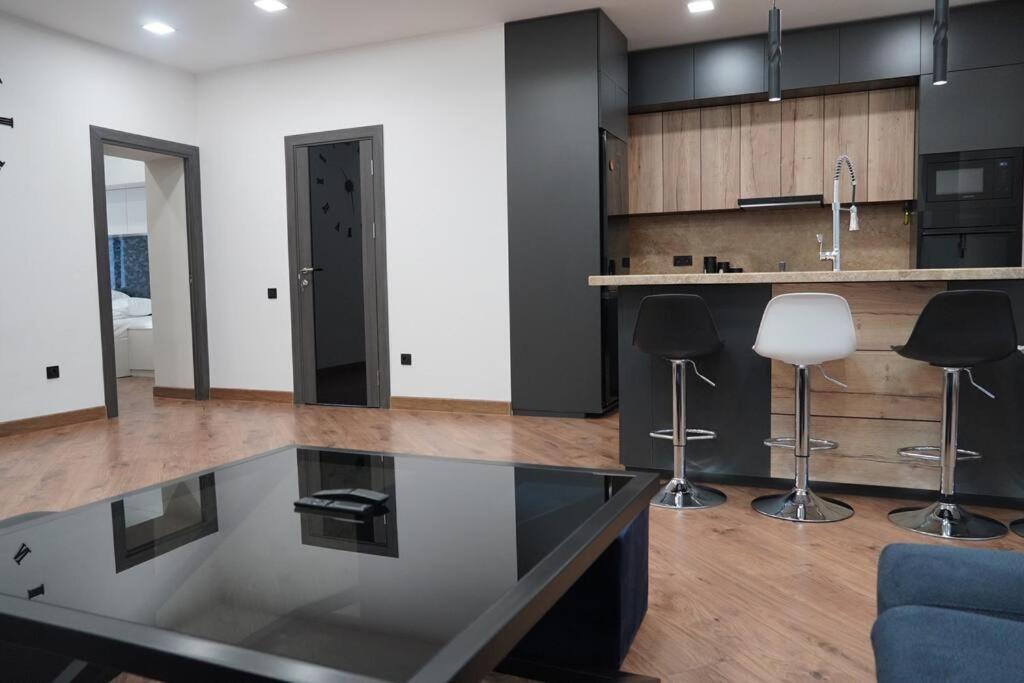 Lovely, Newly Remodeled Apartment In Yerevan! Esterno foto